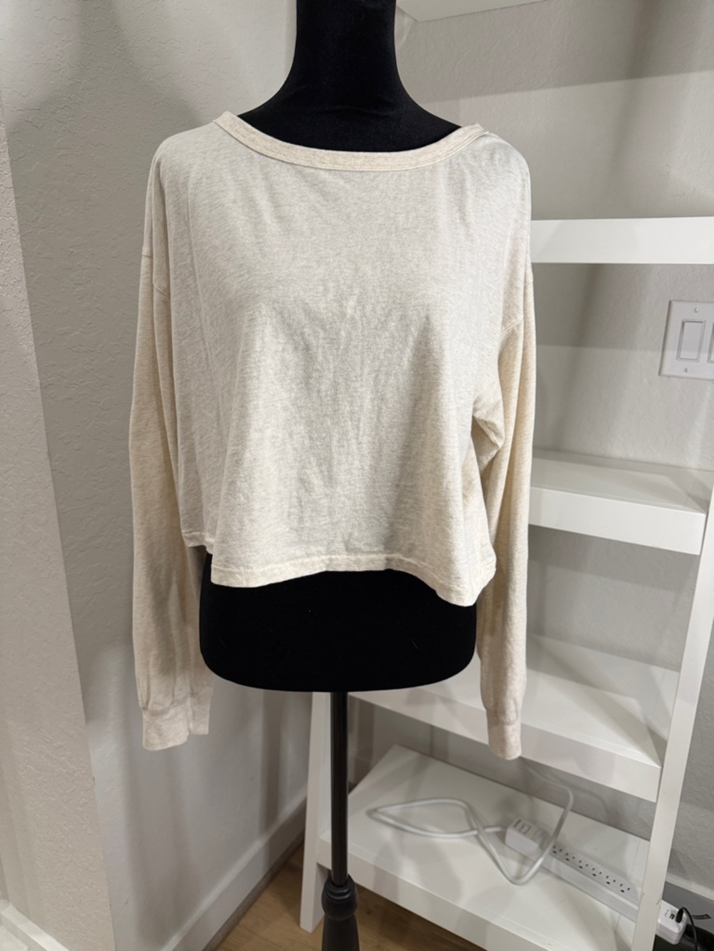 Fabletics Cream Cropped Long-Sleeve Top